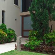 Energiapylväs 400166 ruostumattomasta teräksestä, 4 pistorasiaa