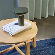 HÜBSCH LED-akkukäyttöinen pöytälamppu BringMe Mini, tummanvihreä, 20 c...