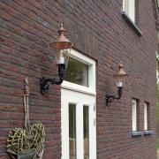 Hoorn ulkoseinävalaisin, yläpistorasia, musta