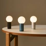 HAY LED-pöytävalaisin TURN ON, musta, korkeus 20 cm, himmennettävä