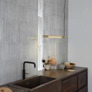 GEJST Radent-riippuvalo, messinkivärinen, pituus 70 cm, G13 LED