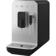 Smeg BCC02BLMEU Espressokeitin maidonvaahdottimella