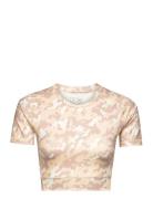 Techfit Camo Print Crop Training T-Shirt Sport T-shirts & Tops Short-s...