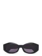 Celeste Aurinkolasit Black Corlin Eyewear