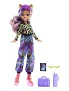 Scare-Adise Island Clawdeen Wolf Fashion Doll With Swimsuit & Accessor...