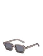 Annalise Sunglasses Light Grey Neliönmuotoiset Aurinkolasit Grey Pilgr...