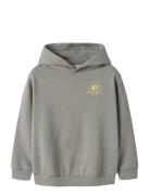 Nkmolaf Ls Nreg Swe Wh Bru Pb Tops Sweat-shirts & Hoodies Hoodies Grey...