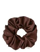 Luster Scrunchie Accessories Hair Accessories Scrunchies Brown Becksön...